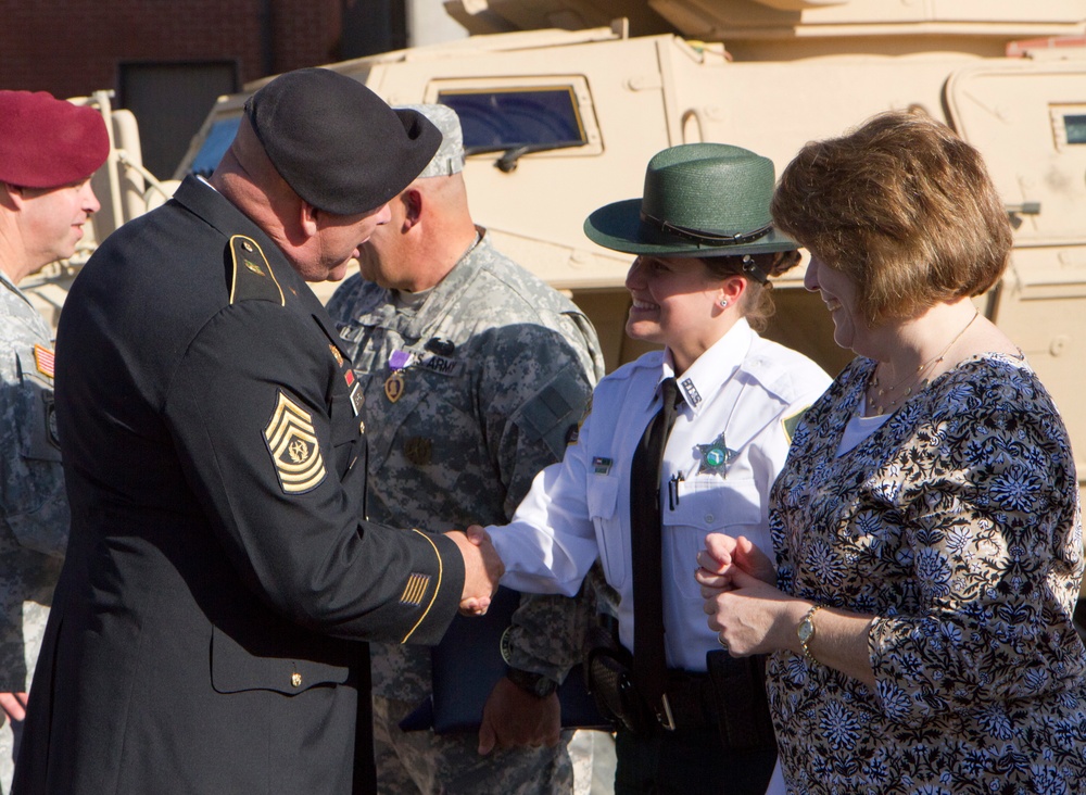 Army Reserve Military Police soldier receives Purple Heart