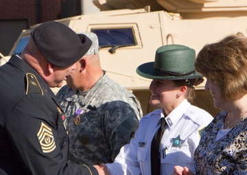 Army Reserve Military Police soldier receives Purple Heart
