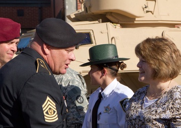 Army Reserve Military Police soldier receives Purple Heart