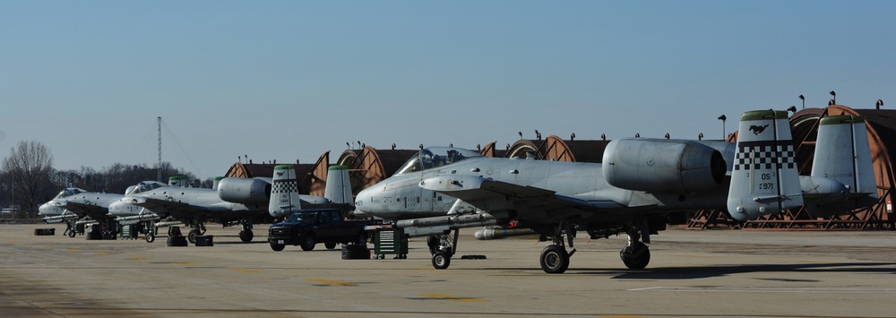 A-10 Thunderbolt IIs prep for flight