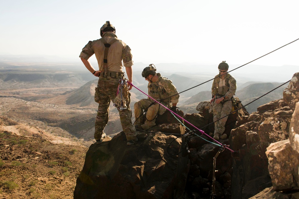 Pararescuemen practice techniques