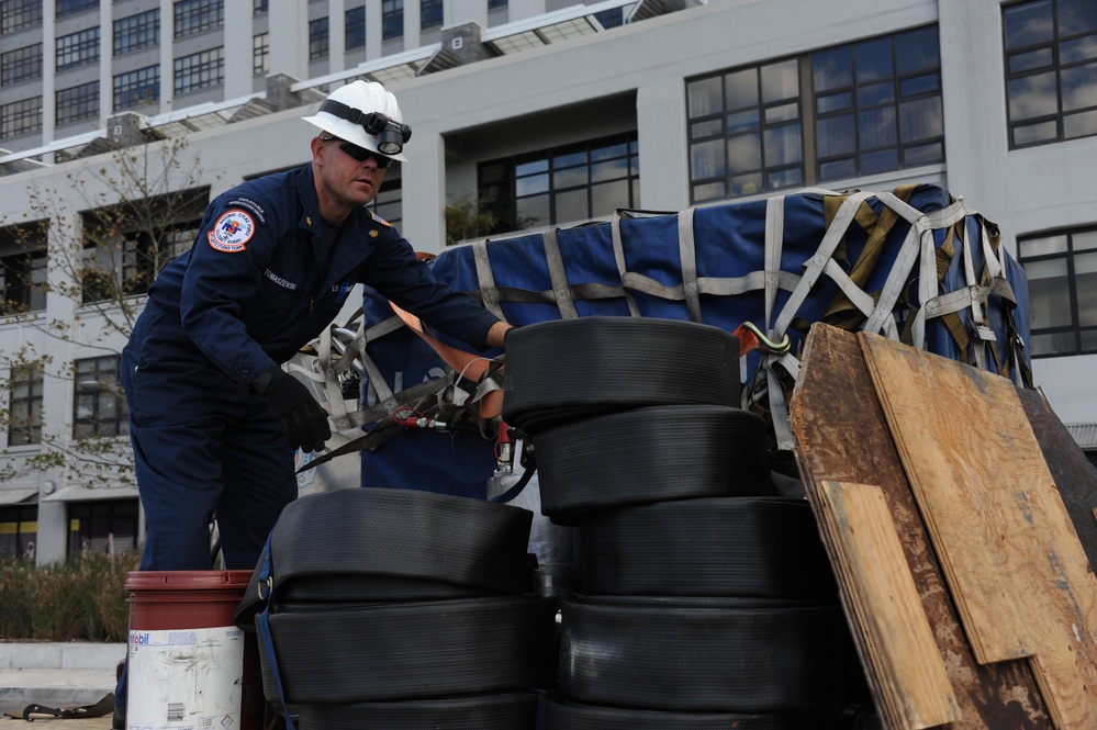 Hurricane Sandy cleanup effort