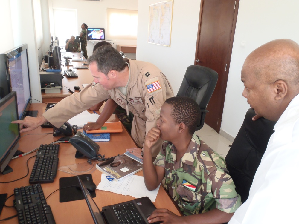 82nd Expeditionary Rescue Squadron shares best practices with Seychelles military