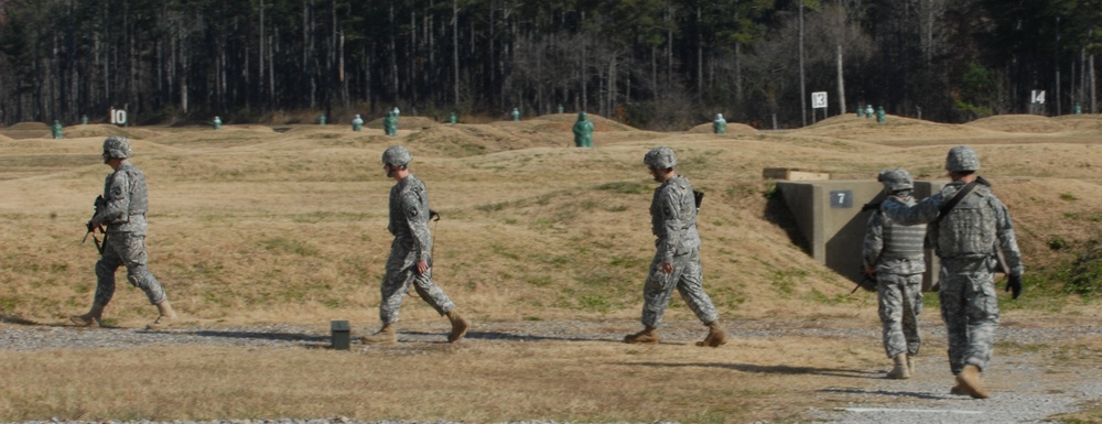 Soldiers prepare for late rendezvous with Rakkasans
