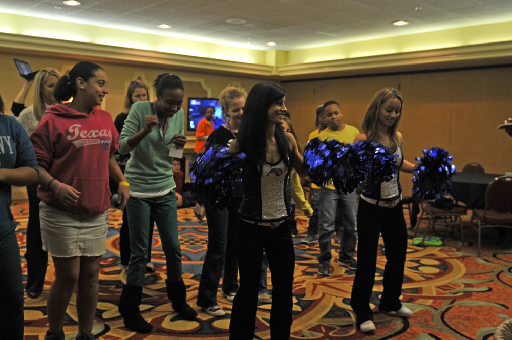 Orlando Dancers visit Yellow Ribbon Reintegration Program youth