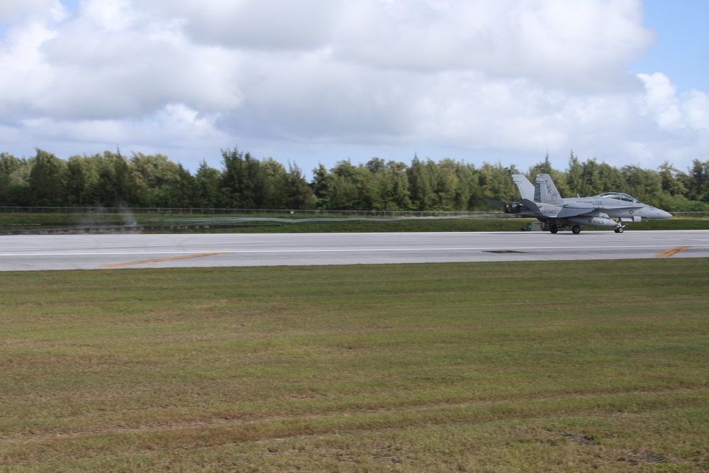 Marines set arrested landing record on Tinian