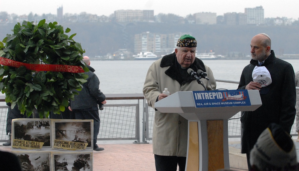 Pearl Harbor vets honored during ceremony at Intrepid Museum