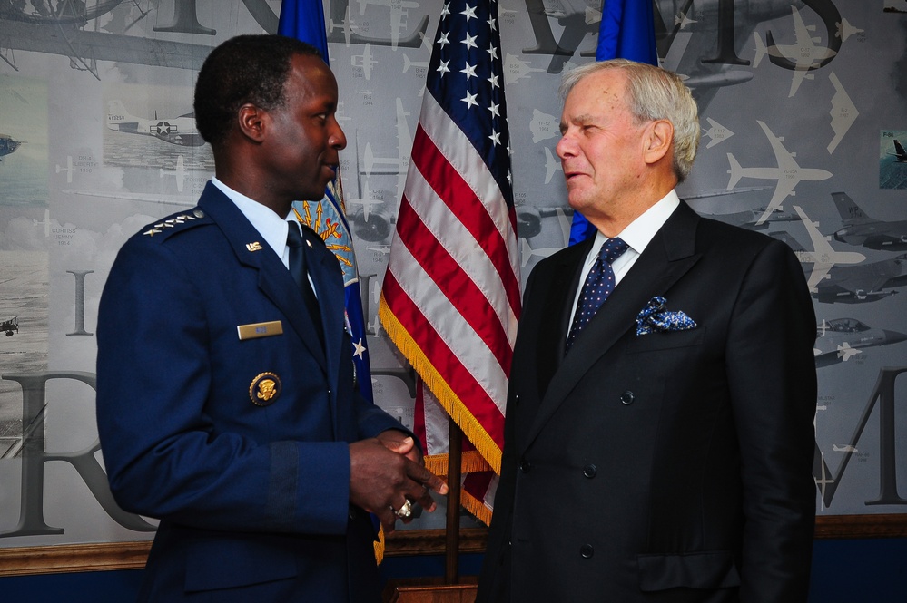 Tom Brokaw receives honorary Doctor of Letters from Air University