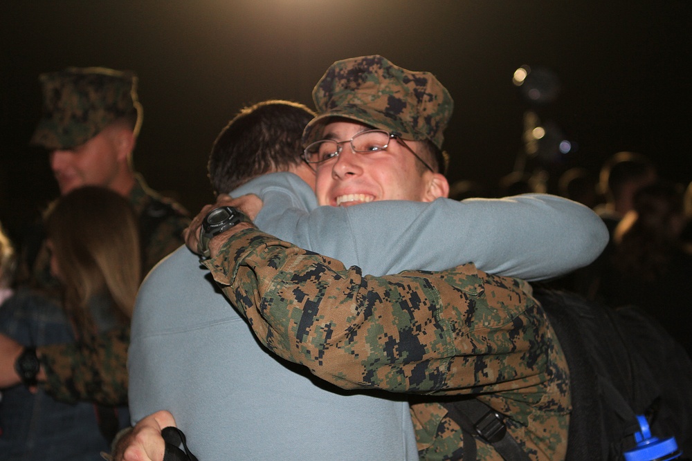 Marine battalion comes home to warm welcome