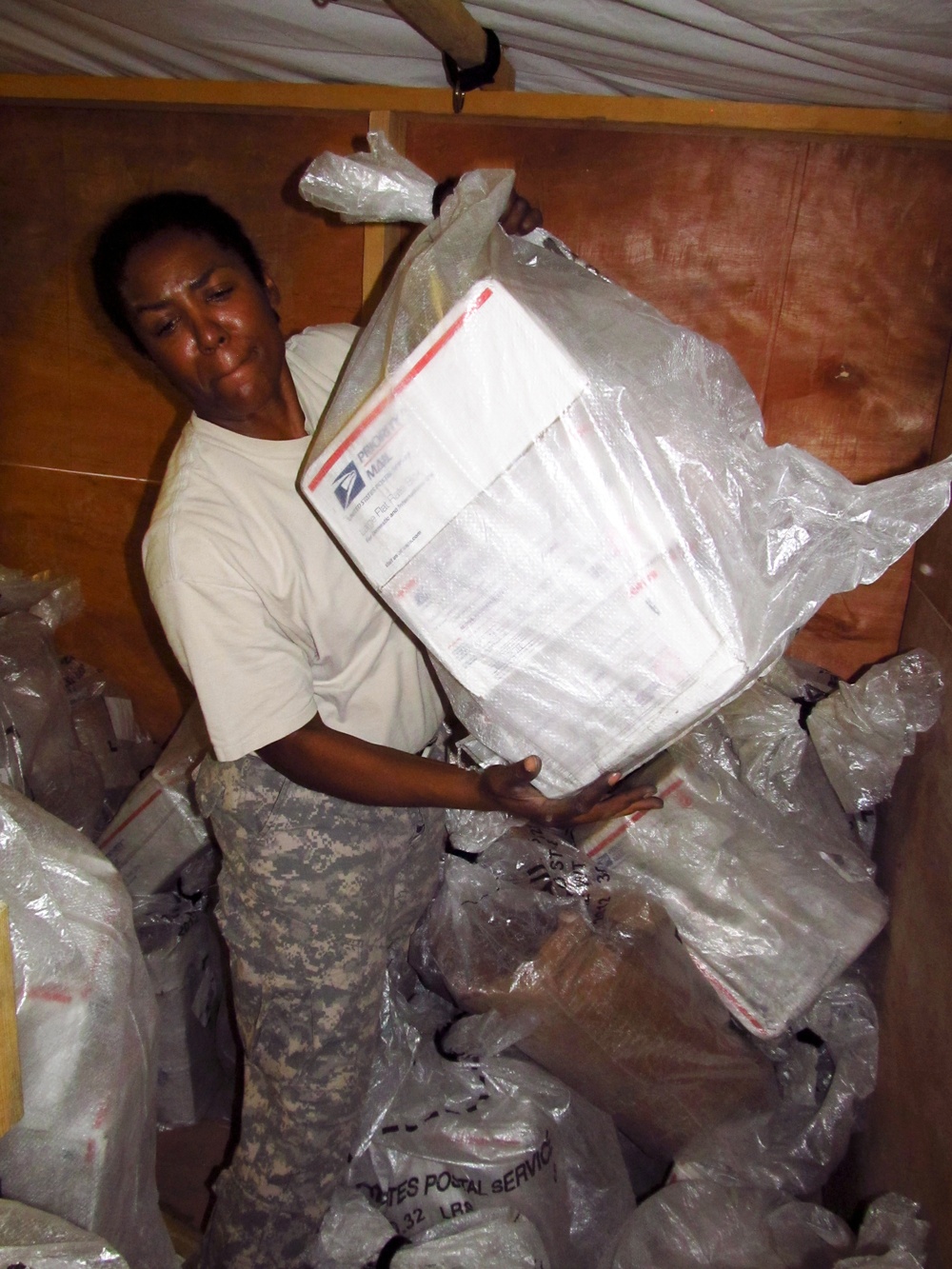 Army delivers mail before Christmas