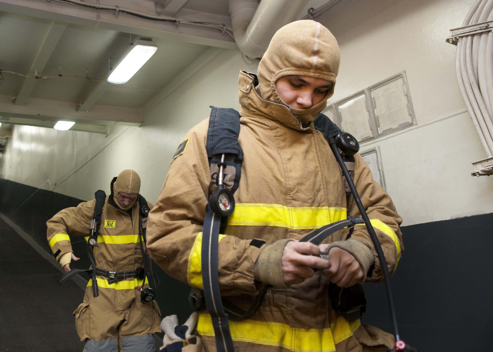 Drill aboard USS Iwo Jima