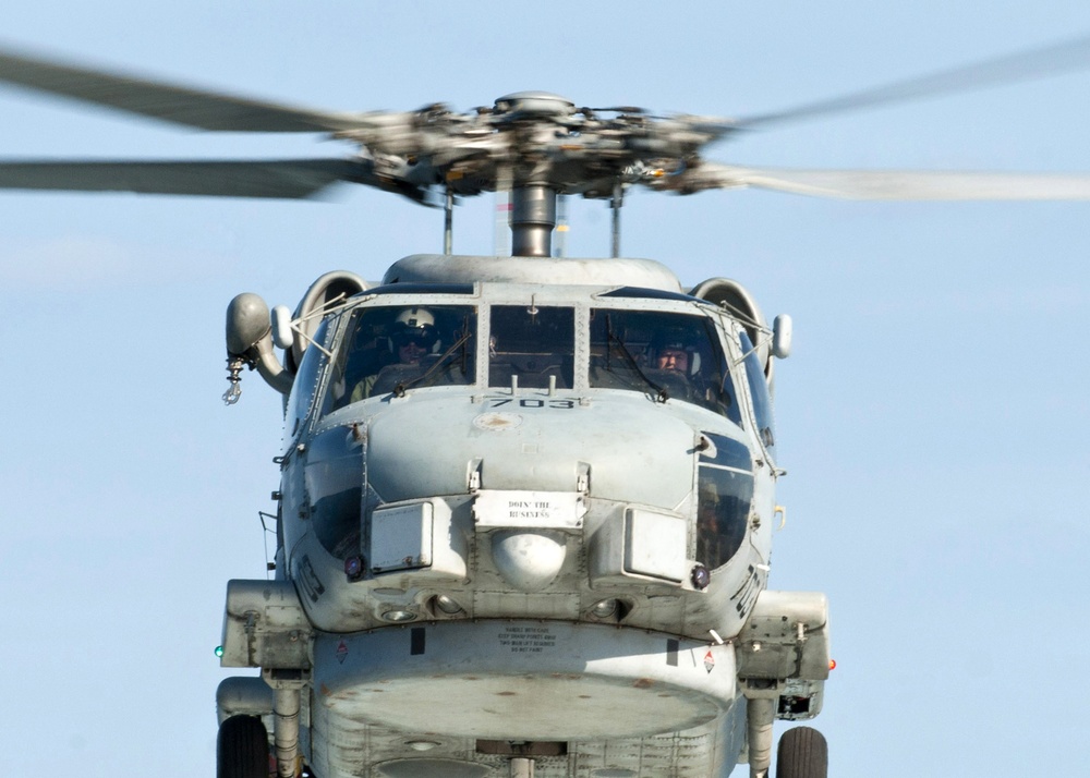 SH-60B Seahawk prepares to land