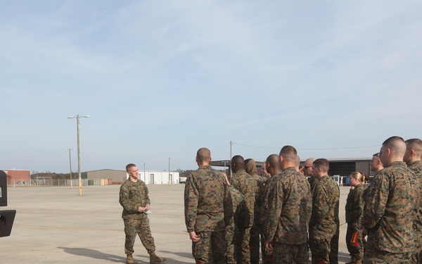 Reservists get ready on the flight line