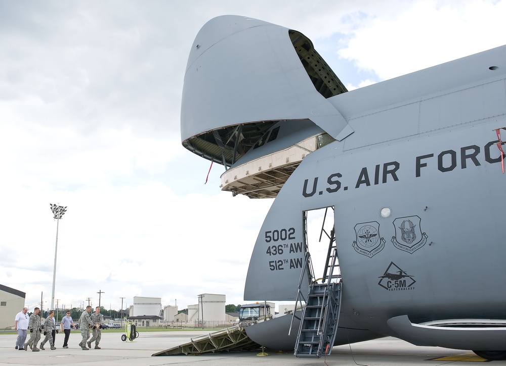 TLC's 'Cake Boss' at Dover AFB