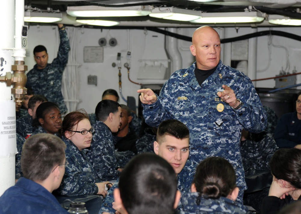 DVIDS - Images - Pacific Fleet master chief visits Yokosuka [Image 11 ...