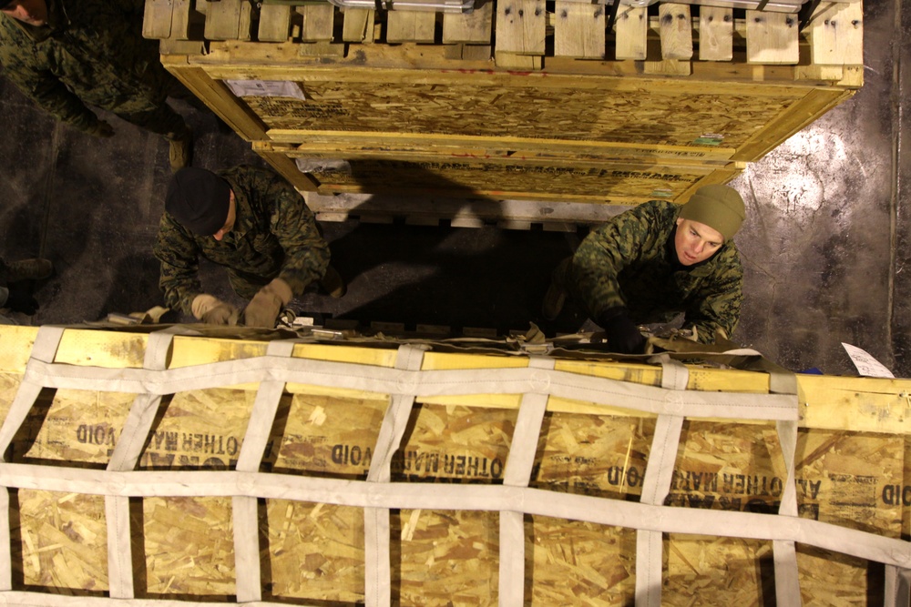 Marine Forces, Europe Marines assemble pallets in Norway