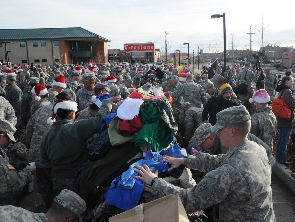 Raiders spread holiday cheer during Operation Happy Holidays