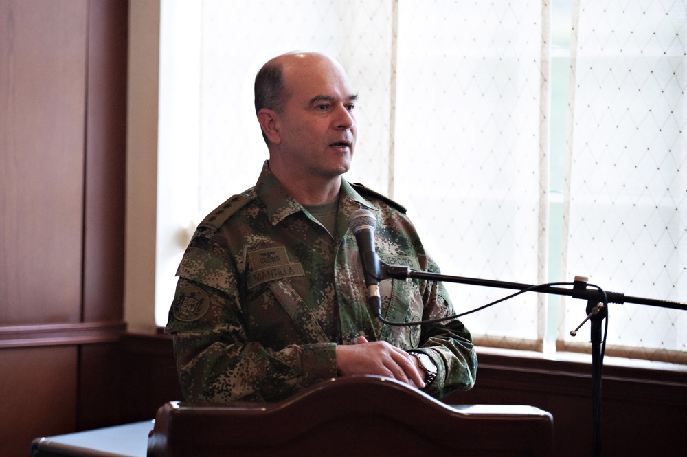 Army chief of staff visits Colombia