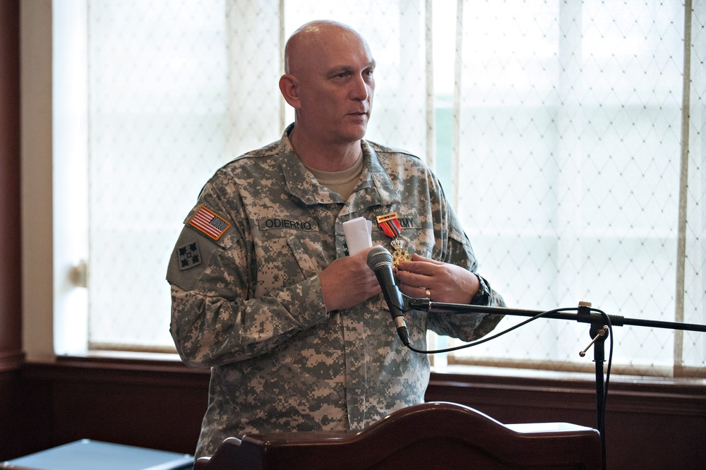 Army chief of staff visits Colombia