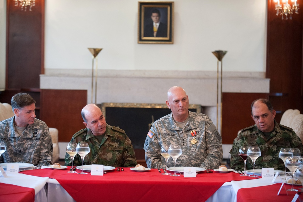 Army chief of staff visits Colombia