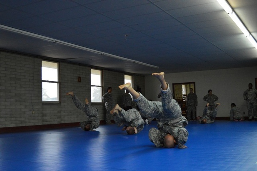 DVIDS Images Combatives warm up drills [Image 4 of 7]