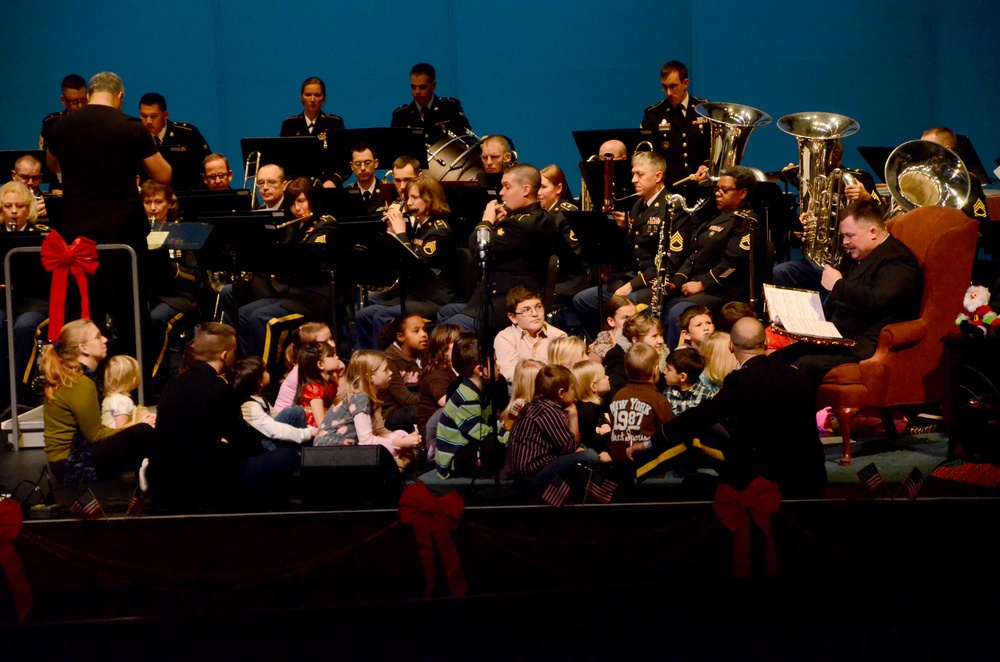 133rd Army Band performs 'A Red, White and Blue Christmas'