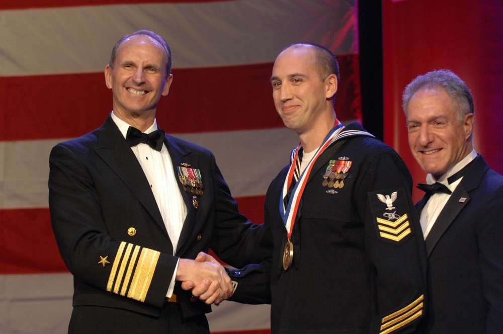 USO George Van Cleave Military Leadership Award