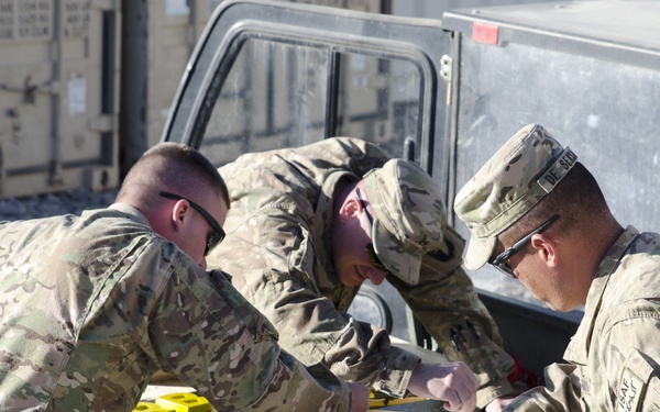 101ST Airborne Division soldiers paint logo