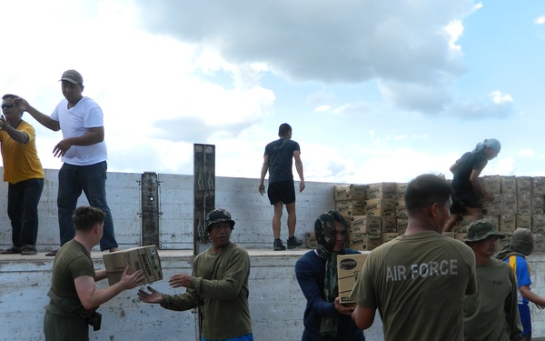 US, Philippines service members rapidly off-load supplies at Davao
