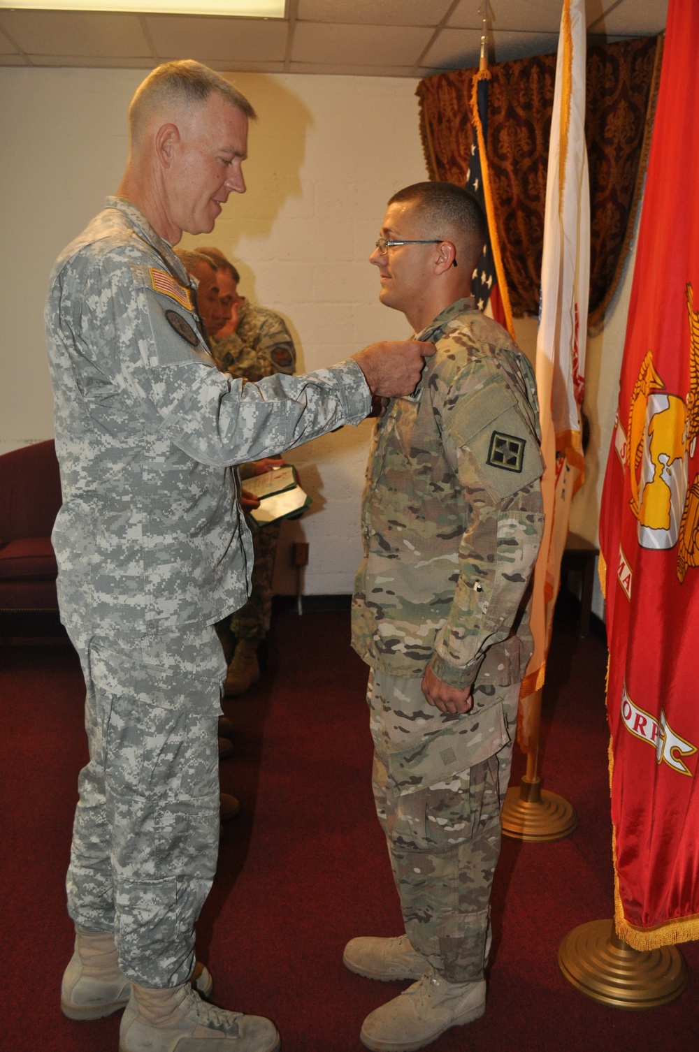 DoMaD presents Purple Heart to Reserve engineer