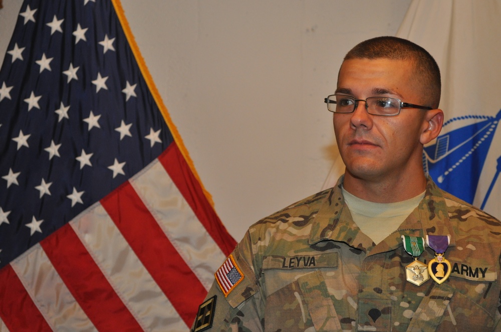 DoMaD presents Purple Heart to Reserve engineer