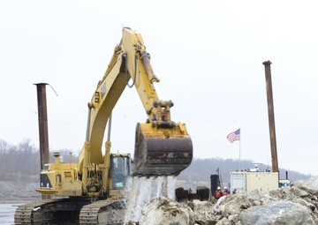 Update – Rock removal work underway on Middle Mississippi