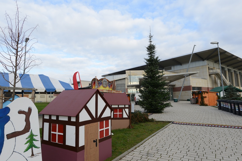 2012 Clay Kaserne Tree Lighting Ceremony village