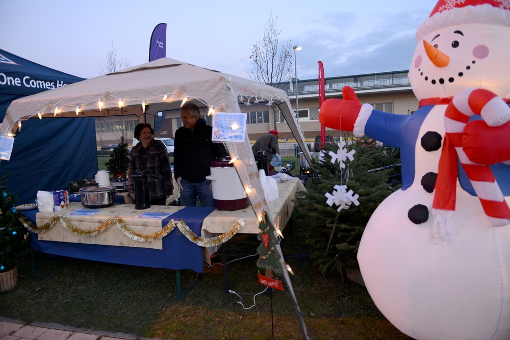 2012 Clay Kaserne Tree Lighting Ceremony Volunteers