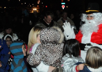 ‘Mustangs’ host Christmas party, build family morale