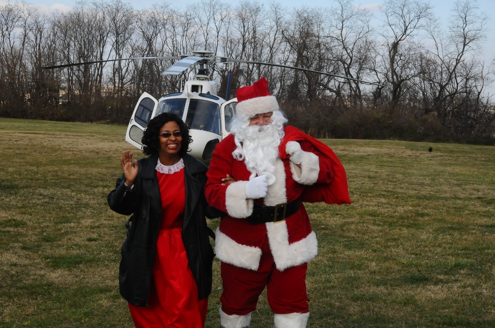 Washington Metropolitan Police Department holds annual Christmas party