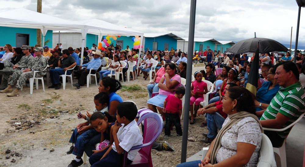 JTF-B builds 14 homes for Honduran community