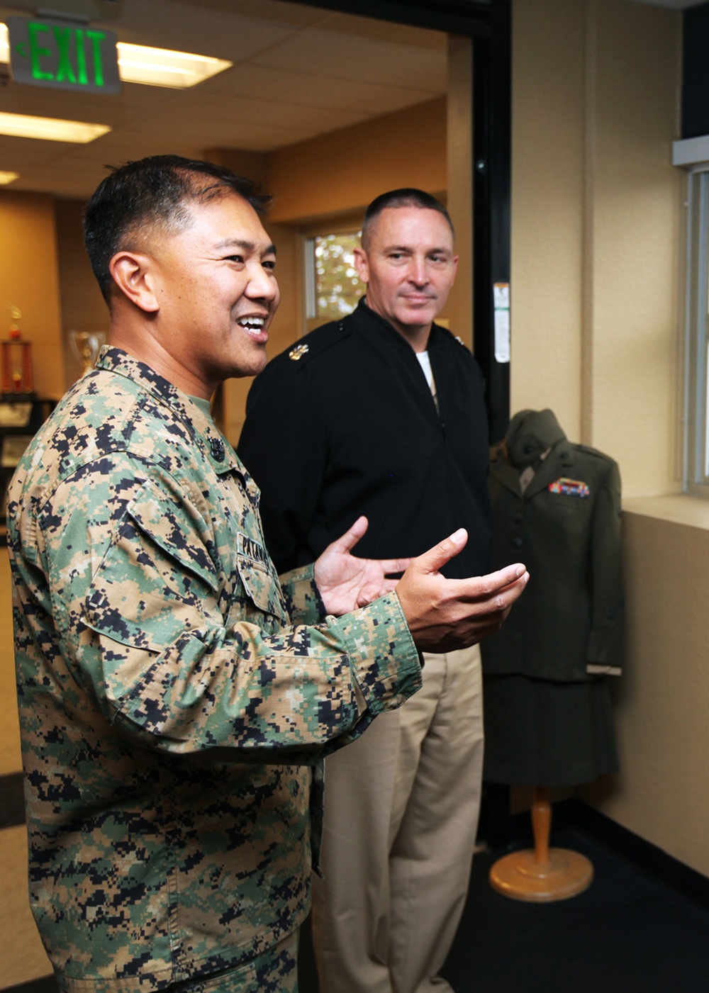 MCPON visits Field Medical Training Battalion West