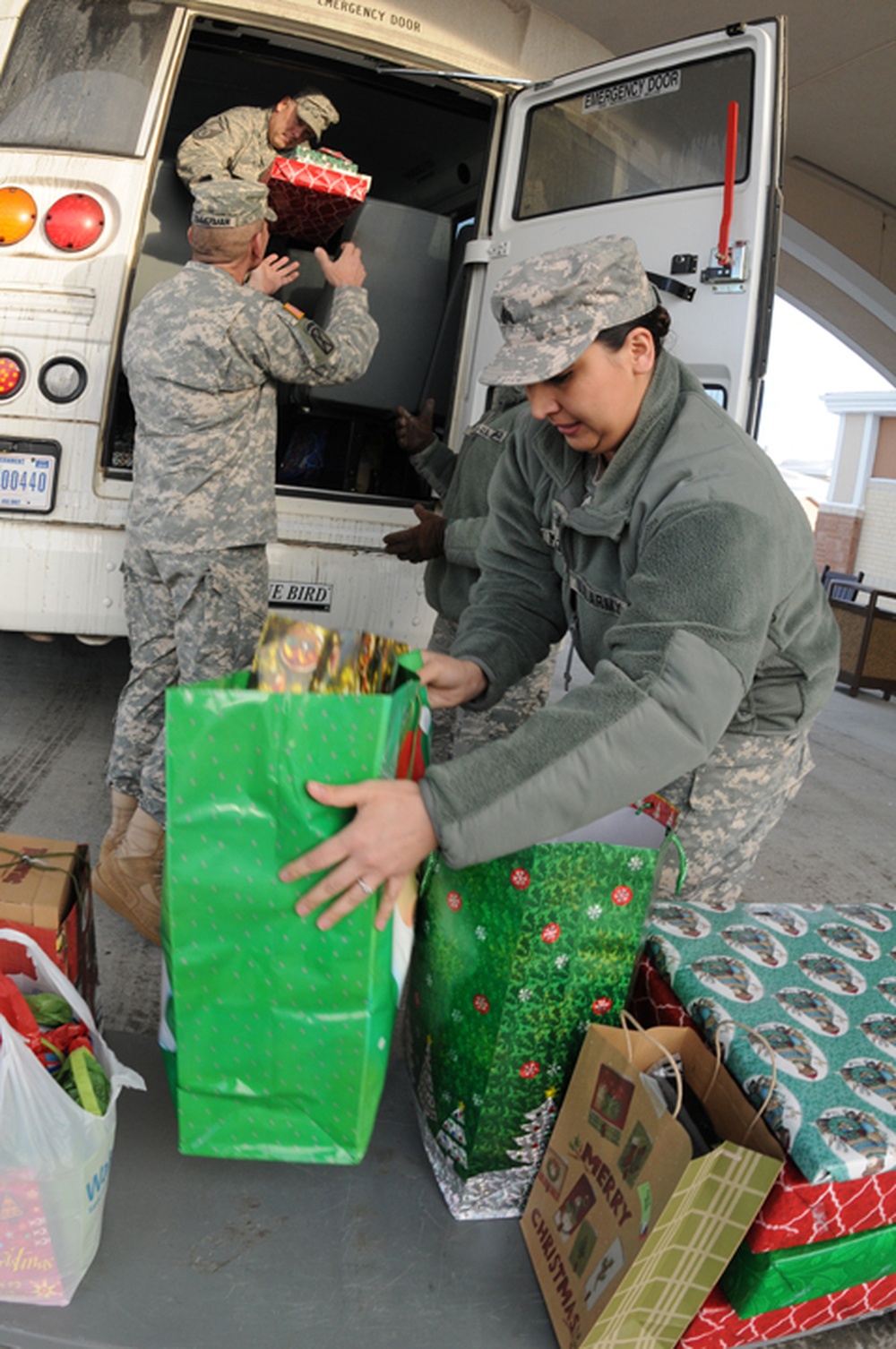 DVIDS Images Guardsmen show appreciation at North Dakota Veterans