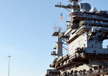USS Dwight D. Eisenhower (CVN 69) homecoming