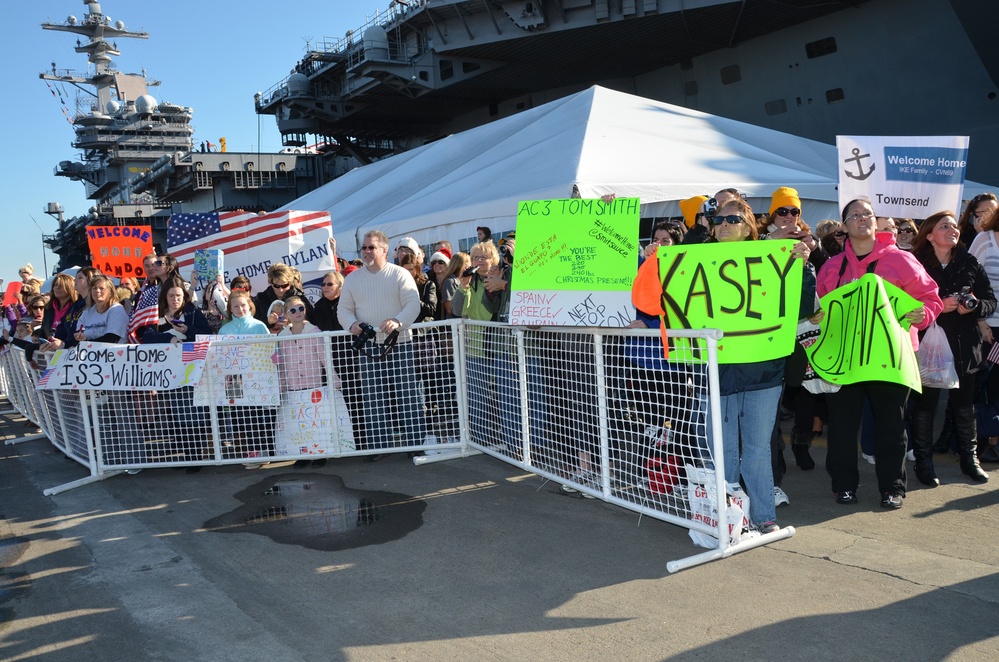 USS Dwight D. Eisenhower homecoming