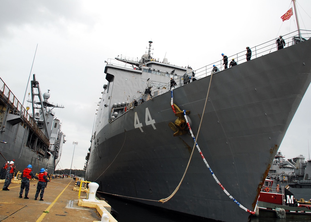 USS Gunston Hall returns to Joint Expeditionary Base Little Creek-Fort Story