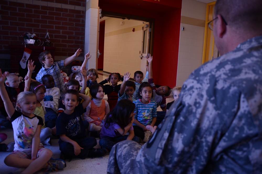 Soldiers read to local elementary students