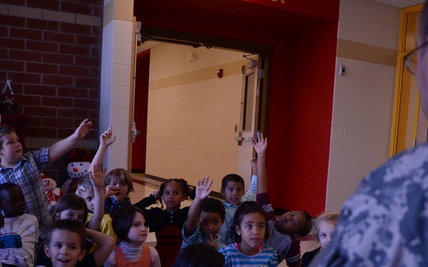 Soldiers read to local elementary students