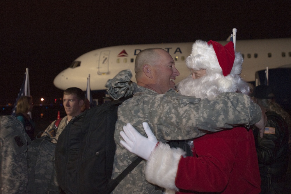 4-118th returns home Christmas Eve
