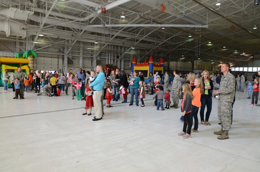 126th Air Refueling Wing's Kid's Christmas Party