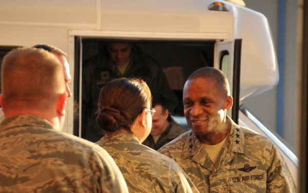Lt. Gen. McDew visits 153rd Airlift Wing