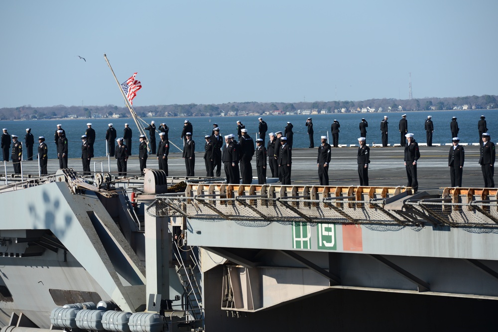 Carriers return to Norfolk