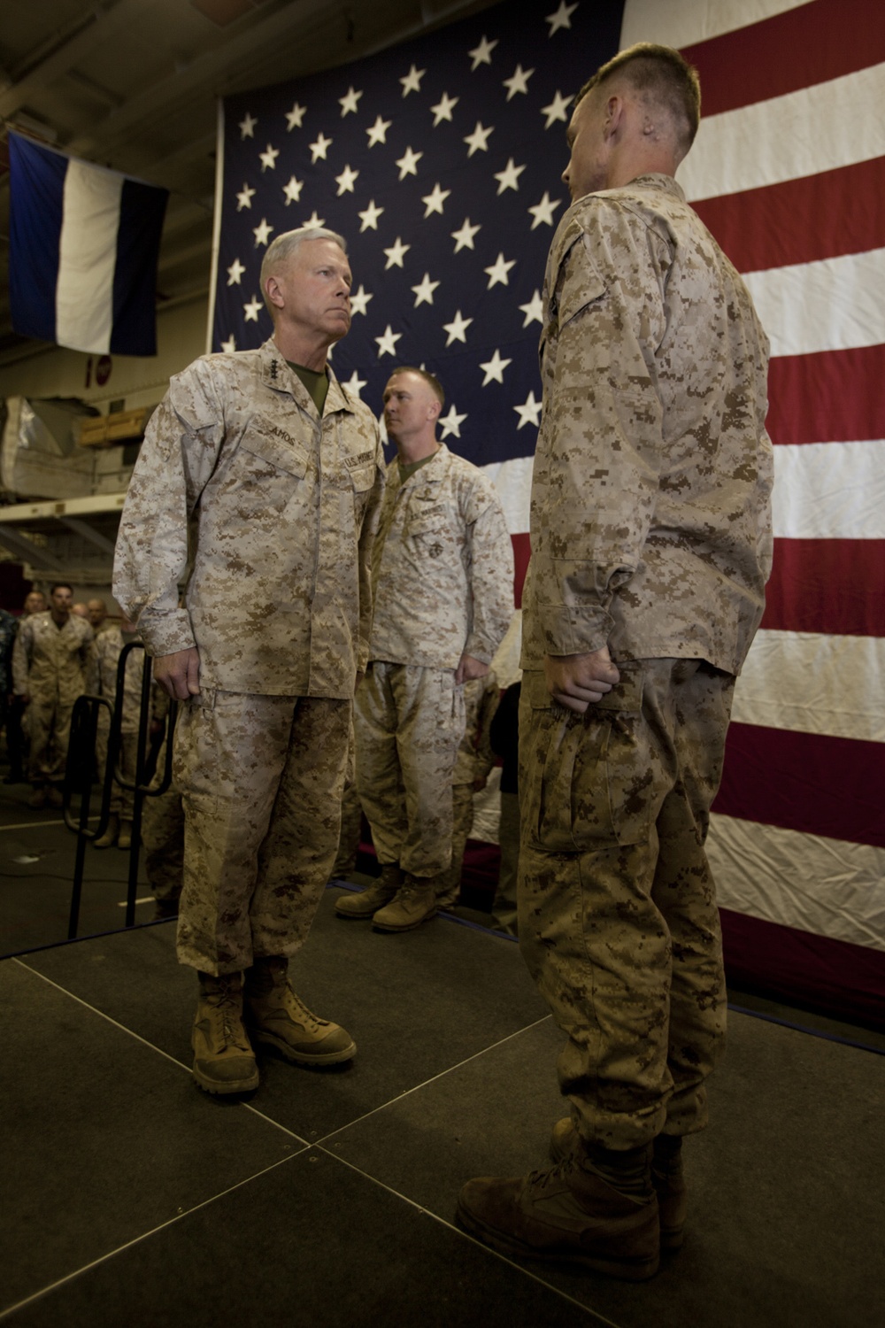 Commandant of the Marine Corps visits 15th MEU at-sea