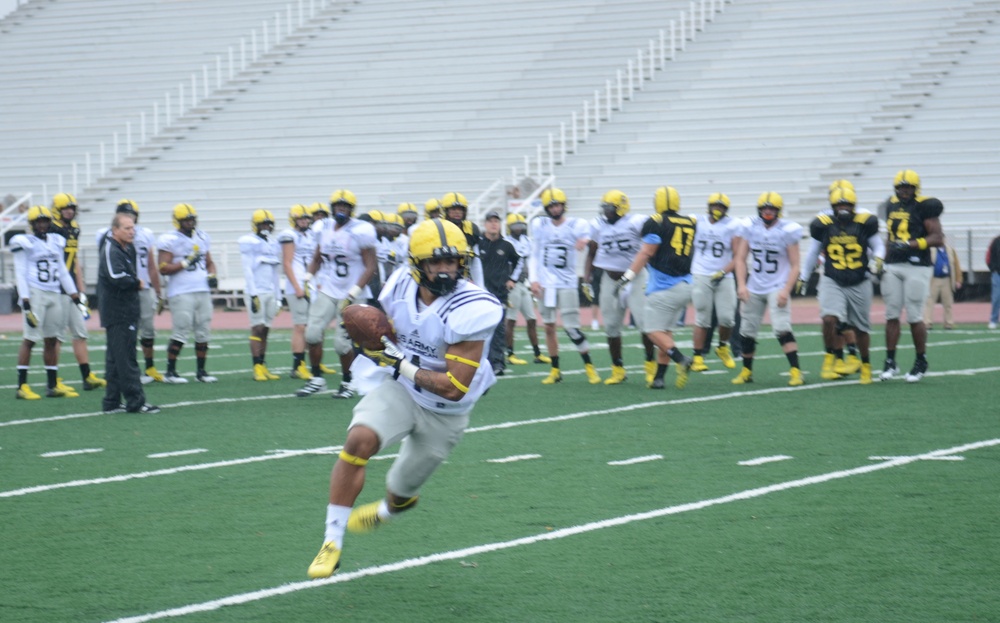 Thomas Tyner moving it on day one